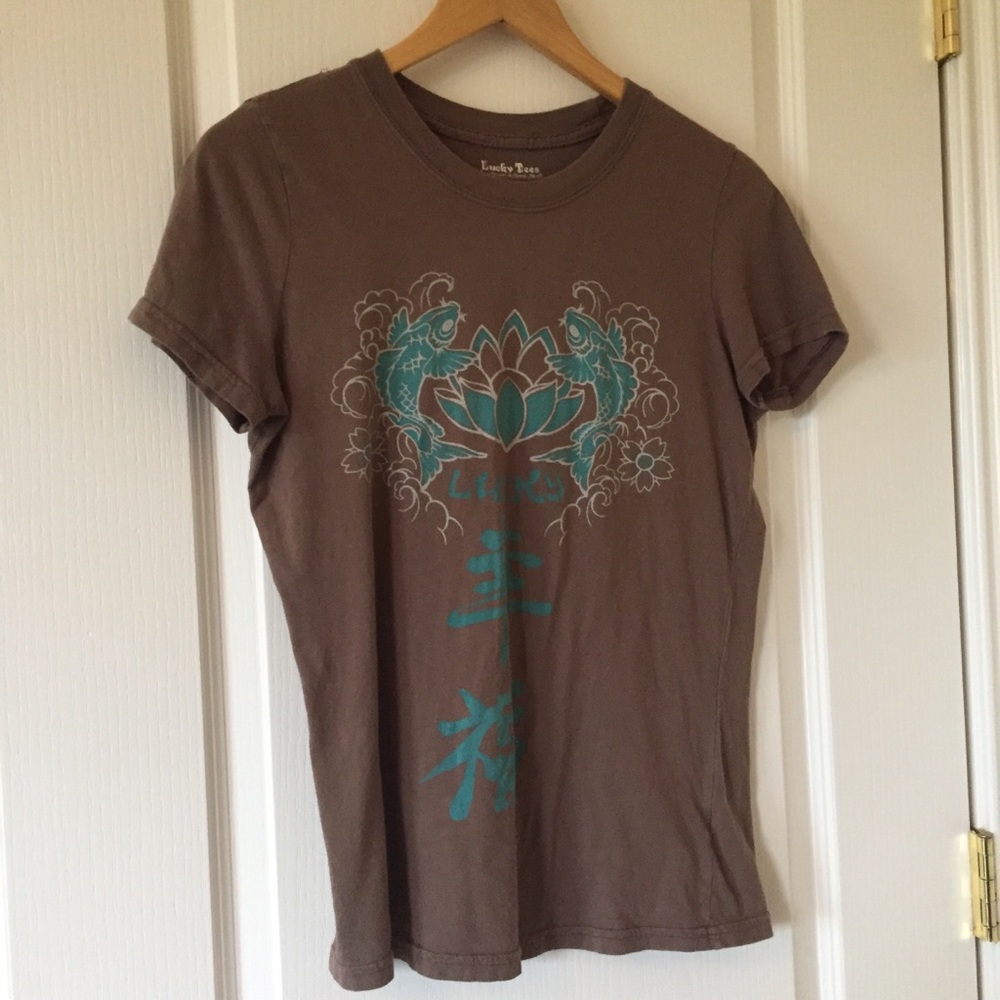 Lucky Tees brown SS t-shirt w/ Asian graphic